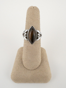 Green  & Brown Cabochon With Heart Detail Silver Tone Base Metal Ring. Size 5 To 7.