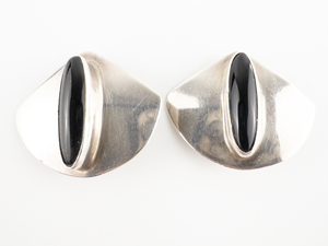 Eye-Catching Black Oval Onyx Southwest Sterling Silver Clip-On Earrings.