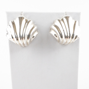 Chunky Clamshell Sterling Silver Post Back Pierced Earrings.
