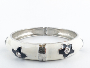 Retro, Black & White Flower Rhinestone Base Metal Hinged Bangle.