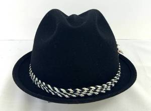 lot 54 image: Vintage Ardsley Quality Fedora