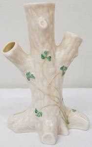 lot 37 image: Vintage Belleek Shamrock Tree Trunk Three Compartment Vase