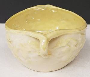 lot 103 image: Vintage Irish Belleek Ivy Yellow Sugar Bowl