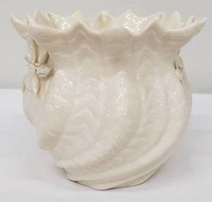 lot 64 image: Belleek Irish Porcelain Small Cache with Applied Roses and Leaves and a Scalloped Rim