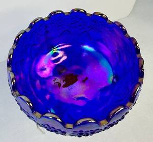 lot 58 image: Vintage Iridescent Fenton Footed Bowl