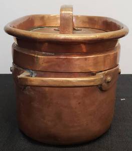 lot 34 image: Antique French Copper Daubire  Stew Pot