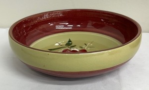 lot 114 image: Stangl Pottery Magnolia Serving Bowls and Divided Dish