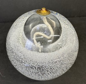 lot 130 image: Handmade Art Glass Oil Lamp - Made in Poland