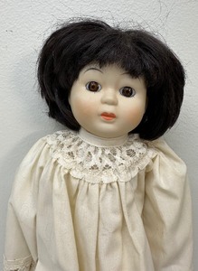 lot 176 image: Vintage China Doll