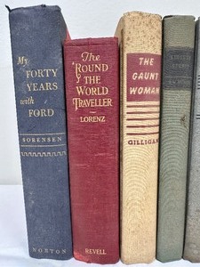lot 158 image: Vintage Books - 1924-1956 - Lot of 8