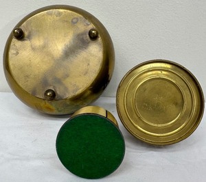 lot 164 image: A Lovely Collection of Vintage Brass