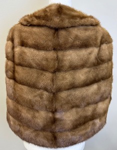 lot 174 image: Lovely Vintage Mink Stole