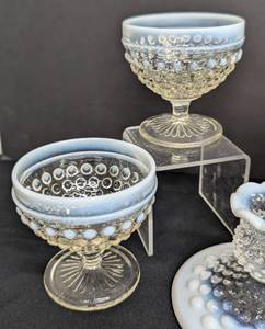 lot 201 image: Assorted Vintage Opalescent Glass Bowl and More