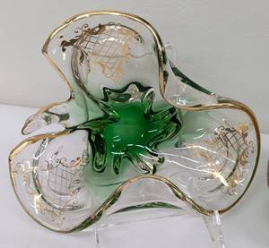 lot 206 image: Pretty Painted Vintage Green Glass Pitcher and Vintage Clover Murano Style Glass Dish