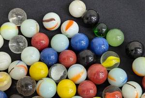 lot 216 image: Assorted Vintage Marbles