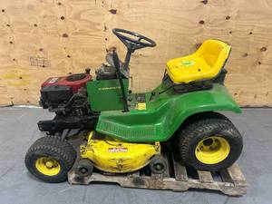 lot 64 image: JOHN DEERE Hydrostatic Lawn Tractor- Model M00111H