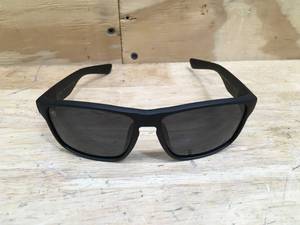 lot 54 image: Lot of 2 - Blenders eyewear black sunglasses Model # BE6101