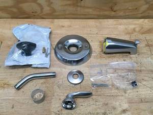 lot 81 image: Kohler bath trim kit