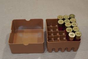 lot 213 image: 12 Assorted 12 Gauge 2-34 Shotshells