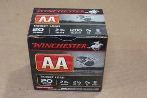 lot 223 image: 25 Winchester AA 20 Gauge 2-34 8 Shot Shotshells