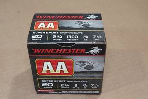 lot 226 image: 25 Winchester AA 20 Gague 2-34 7-12 Shot Shotshells