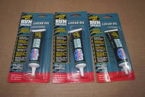 lot 15 image: 3 Lucas Oil Gun Grease