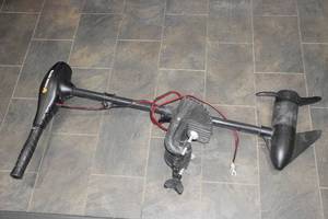 lot 32 image: Minn Kota Endura 5-Speed Trolling Motor