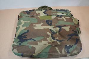 lot 117 image: Military USGI Flyer Helmet Bag