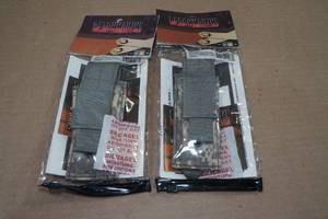 lot 124 image: 2 Blackhawk Single Pistol Magazine Pouches with Speed Clips