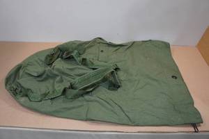 lot 129 image: Military Seabag Top Load Bag
