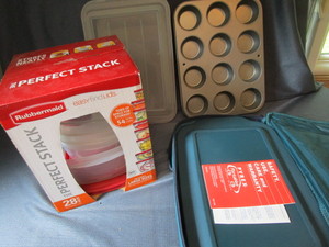 lot 29 image: Pyrex Portables, Pans, Storage