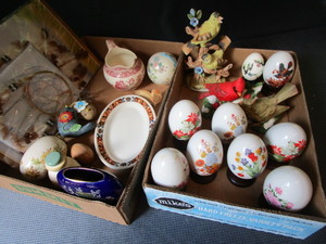 lot 49 image: Birds, Avon Eggs, Dream Catchers