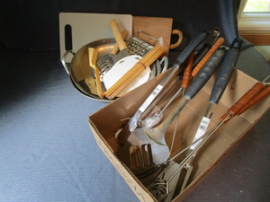 lot 63 image: BBQ Tools, Wok, Board