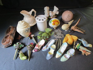 lot 92 image: Knick Knacks Shoes, Stakes