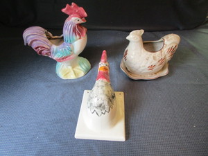 lot 93 image: Planter, Nesting Hen, Hook