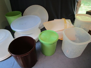 lot 149 image: Tupperware