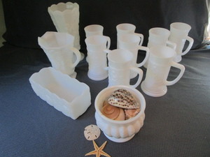 lot 116 image: Milk Glass Mugs, Vase, Pitcher