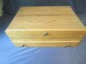 lot 118 image: Oneida Stainless Service