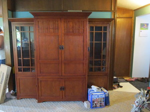 lot 12 image: Media Center, 3 Piece