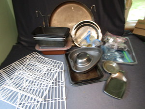 lot 168 image: Baking Pans, Cooling Racks