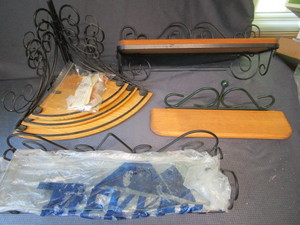 lot 174 image: Shelves, 3 Corner & 18