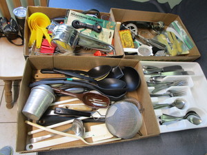 lot 185 image: Utensils & Tableware