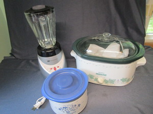 lot 188 image: Crock Pot, Crock-Ette, Blender