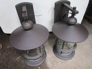 lot 203 image: Patriot Carriage Lights