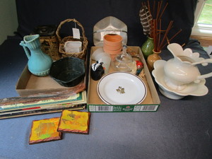 lot 193 image: Ceramic Figures, Incense Boards