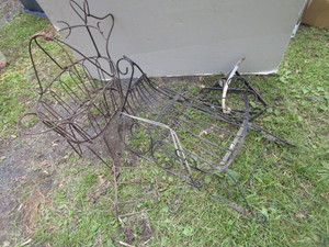 lot 231 image: Plant Holders Deer, Sleigh - Metal