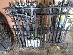 lot 232 image: Garden Fencing NEW