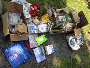 lot 285 image: Household Repair Supplies