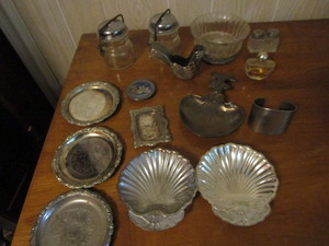 lot 326 image: Silver Plate Coaster & Shells, Spoon Holder, Shakers
