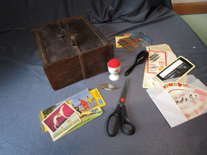 lot 328 image: Sewing Vintage Tote, Tatting Shuttle, Mn State Fair Sewing Kit & More